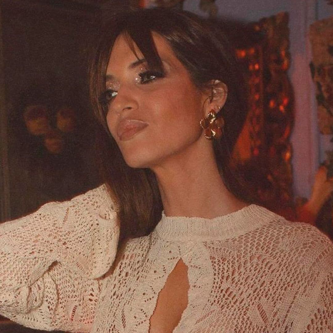 Sara Carbonero brilla con un vestido de 'crochet' bohemio en la megafiesta de su 40 cumpleaños