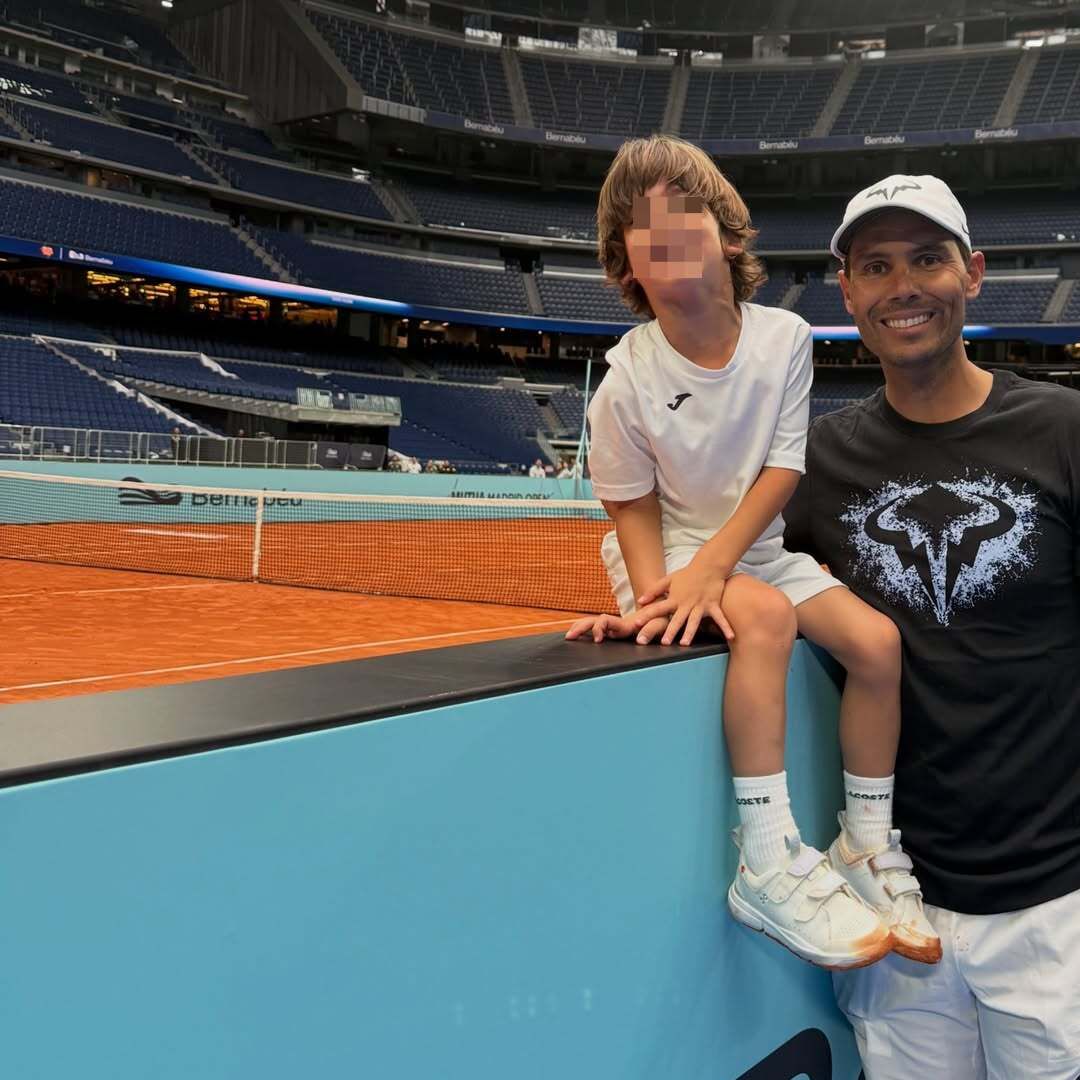 El hijo de Feliciano López y Sandra Gago, protagonista en una jornada con Rafa Nadal como "minitenista"