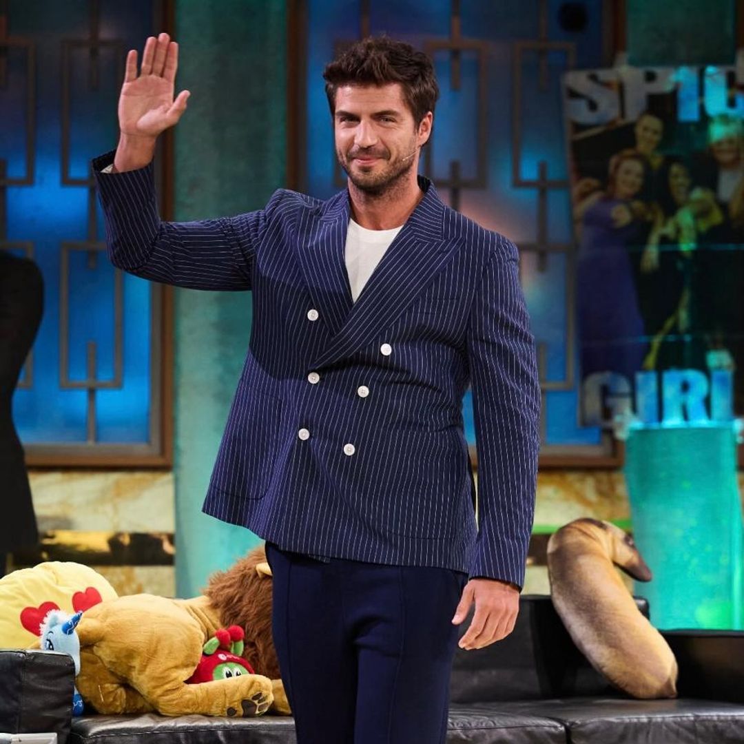 Maxi Iglesias se confiesa en 'La Revuelta' tras su romance con Aitana Sánchez-Gijón: "Soy muy pasional, lo reconozco"