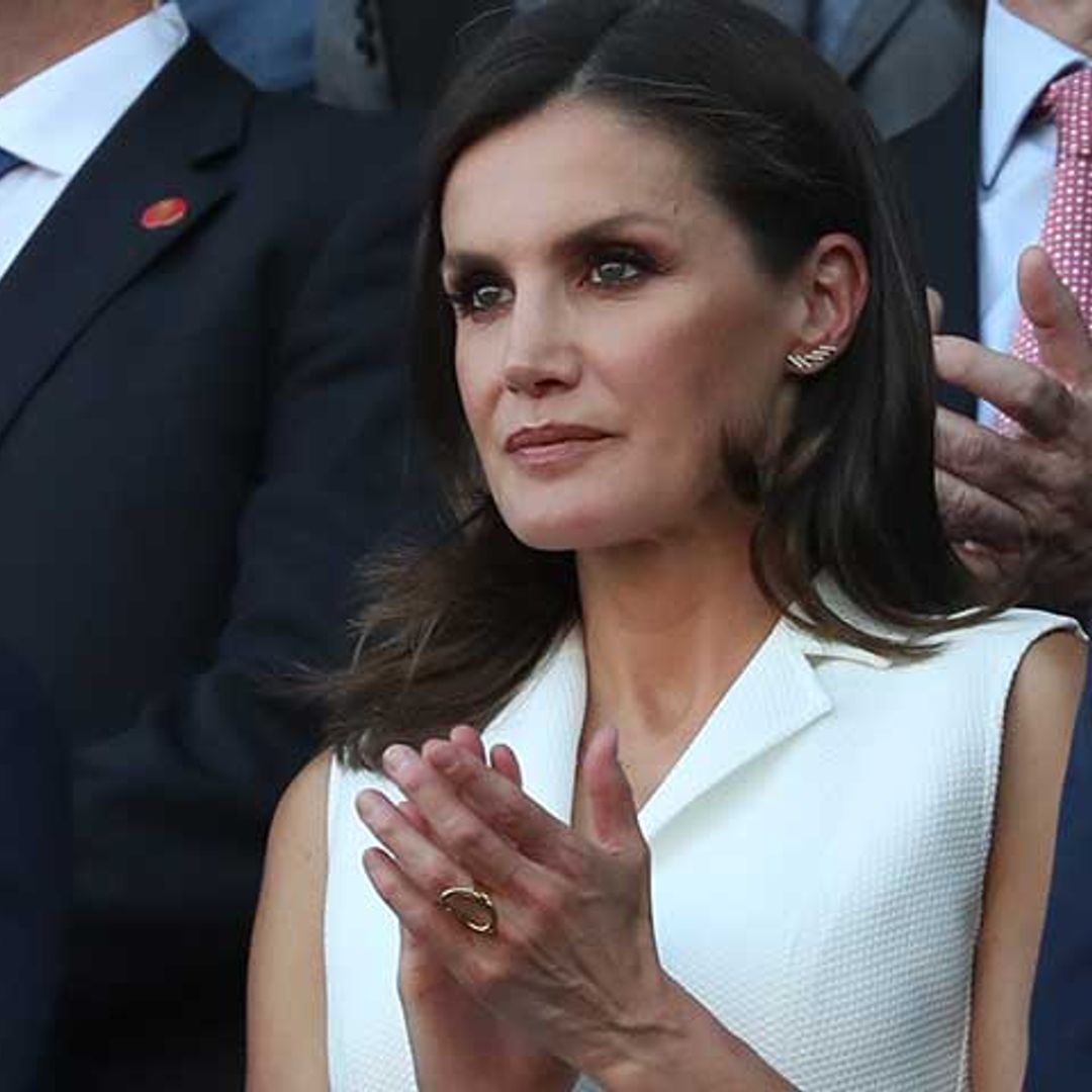 La Reina transforma su chaleco tendencia para su cita con el deporte femenino