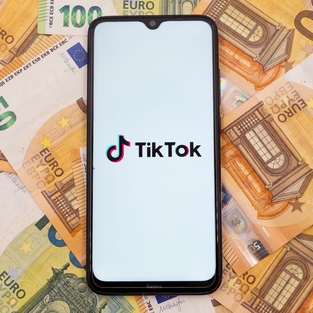 El lado oscuro de los ‘finfluencers’ de TikTok: promesas de riqueza que pueden arruinarte