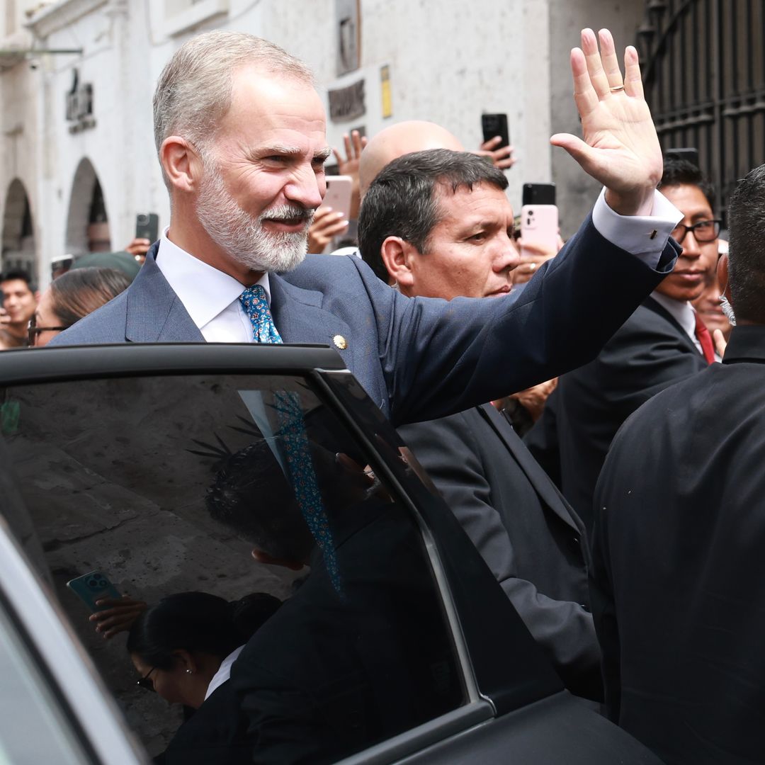 Felipe VI acepta el desafío: cumple el sueño de Vargas Llosa y recuerda a la reina Letizia