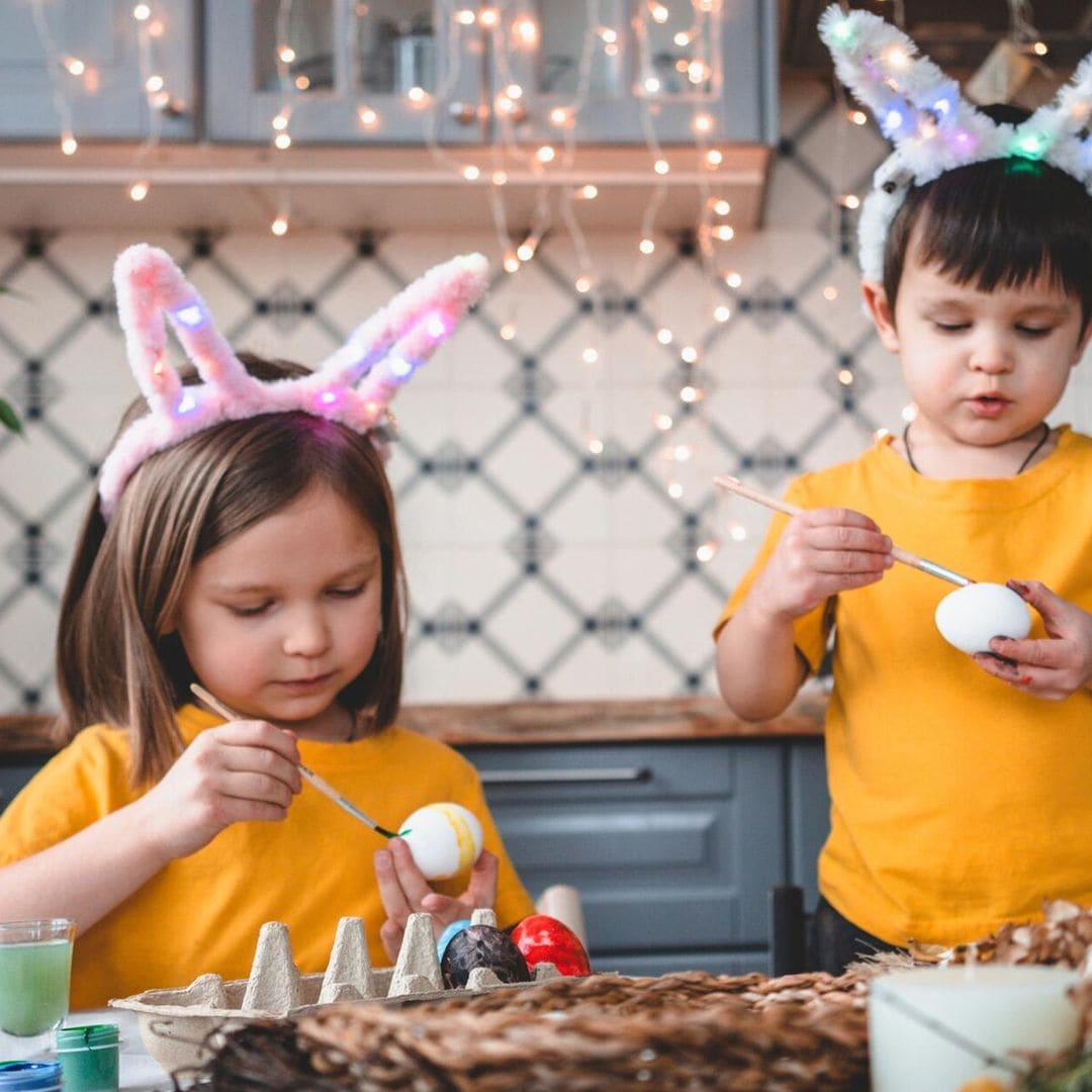 Manualidades de lo más vistosas (y fáciles) para hacer con niños en Semana Santa