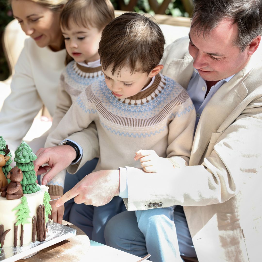 Las tiernas imágenes del príncipe Charles en su sexto cumpleaños: un diente mellado y mucho encanto