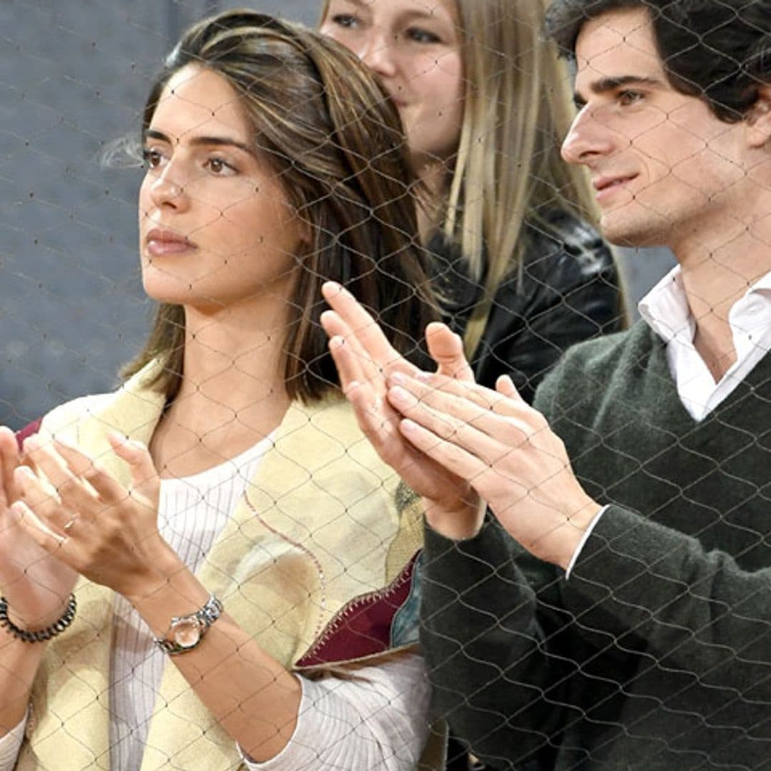 Un chaleco especial y 3 básicos, el look de Sofía Palazuelo en su cita con el tenis