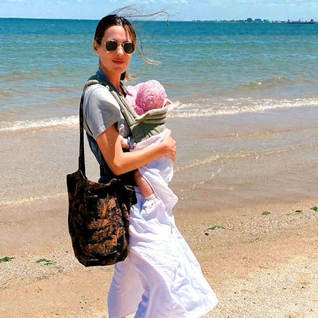 Primeras imágenes de Claudia Osborne con su hija en su nueva y sorprendente vida en Australia