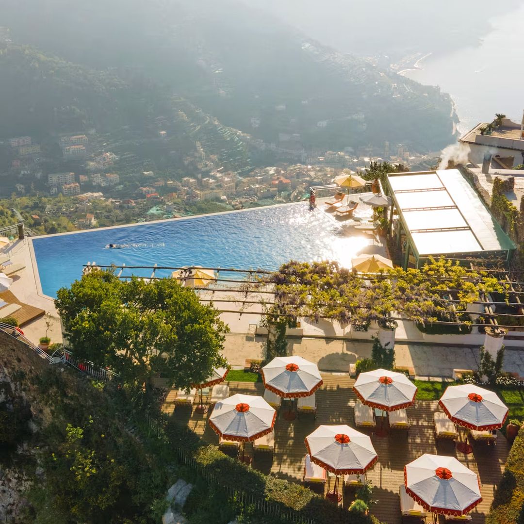 Piscina infinita del hotel Carusso, Belmond, Costa Amalfitana, Italia