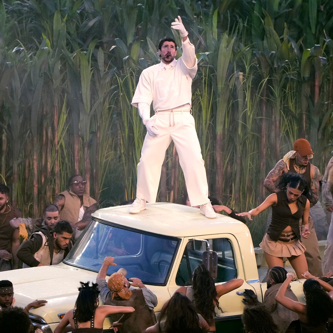 Bad Bunny en el medio tiempo del Super Bowl. 