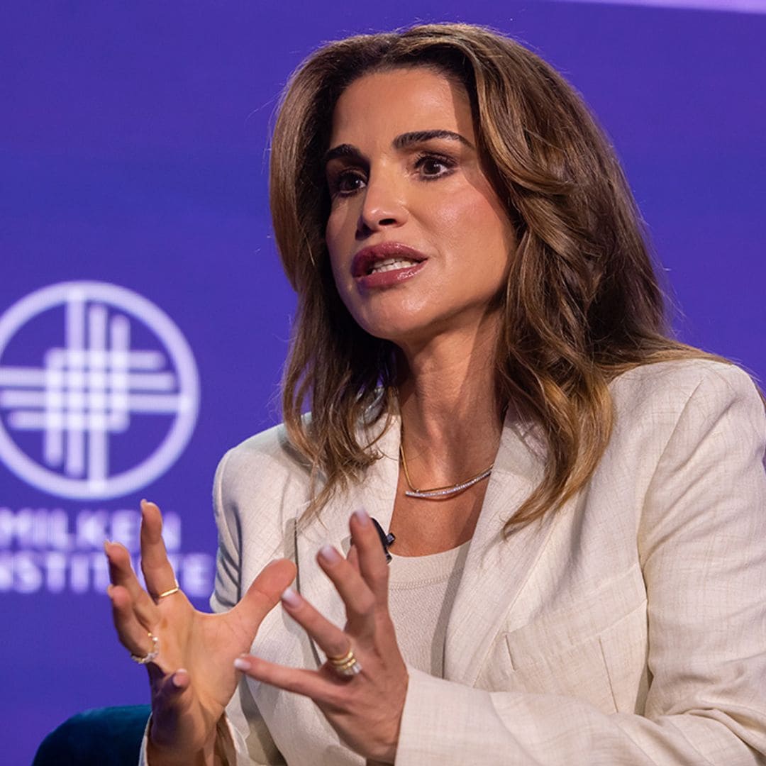 Rania de Jordania innova en Los Ángeles con su nueva chaqueta 'Croissant'