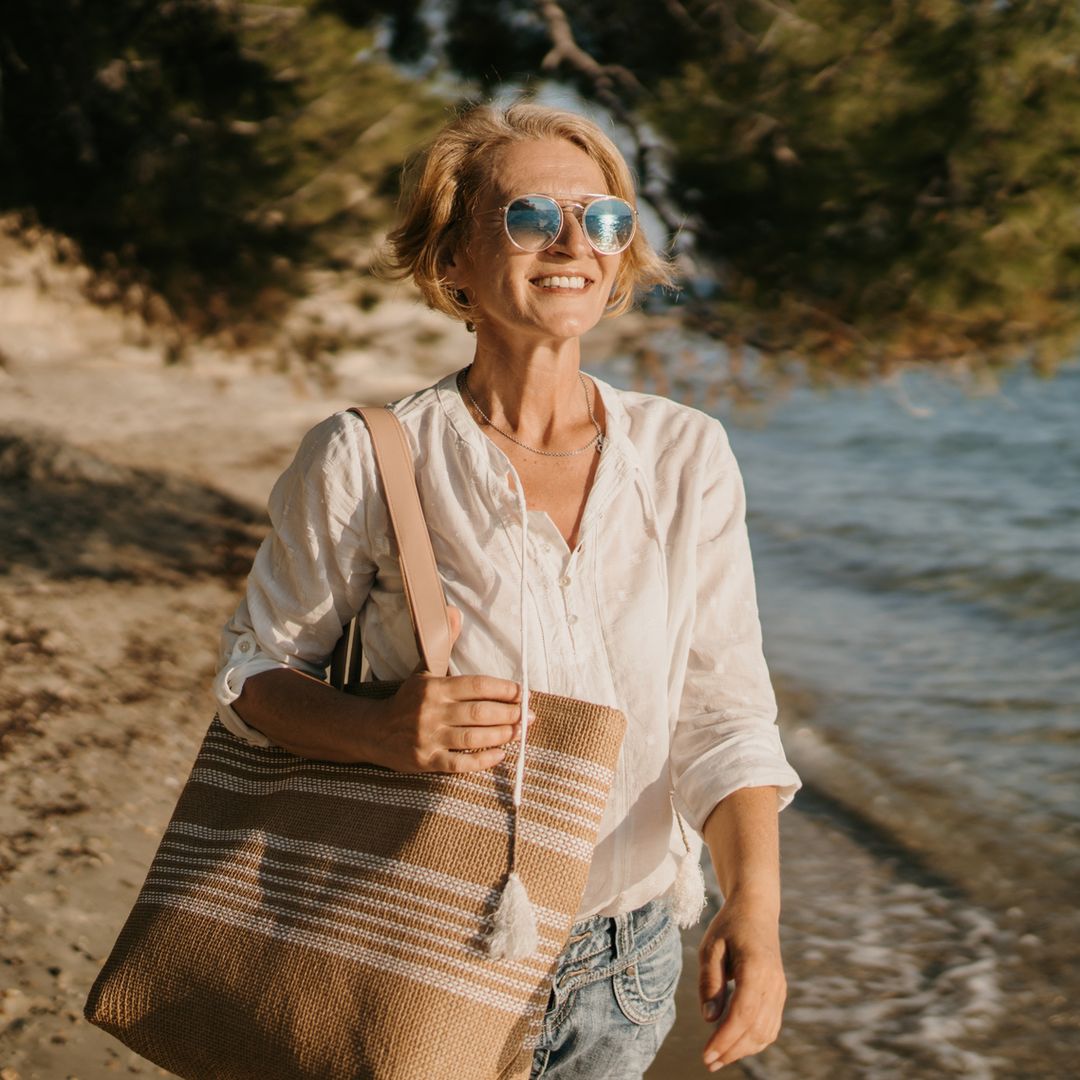 Si tienes más de 50 años, necesitas fichar estos accesorios para viajar cómoda y disfrutar al máximo de tus vacaciones