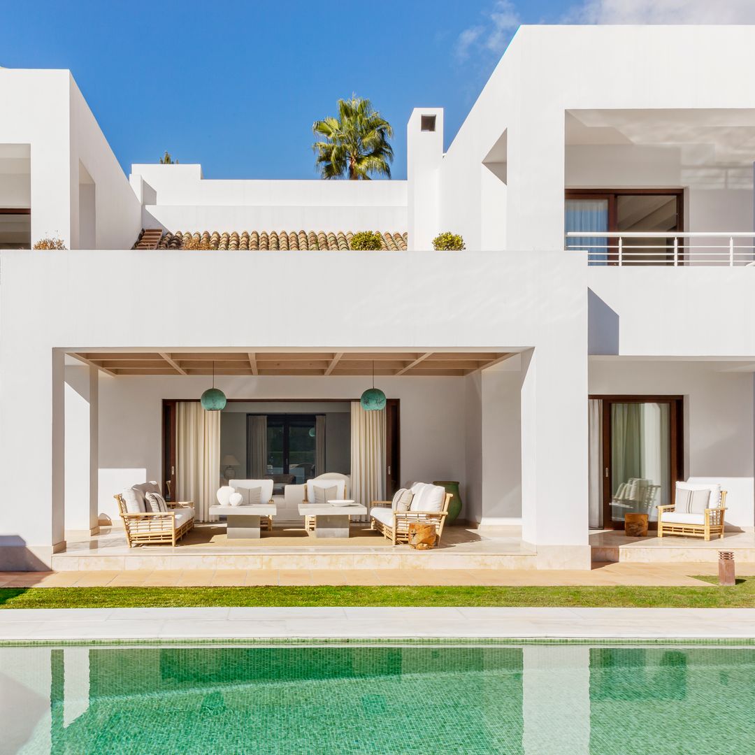 Esta espectacular villa en Marbella de 360 m2 es perfecta para vivir todo el año y disfrutar en cada estación de la agradable sensación de estar de vacaciones