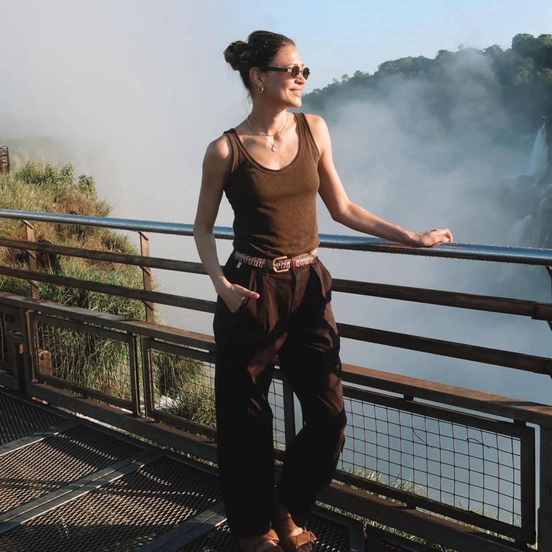 Carla Pereyra en las cataratas de Iguazú, Argentina