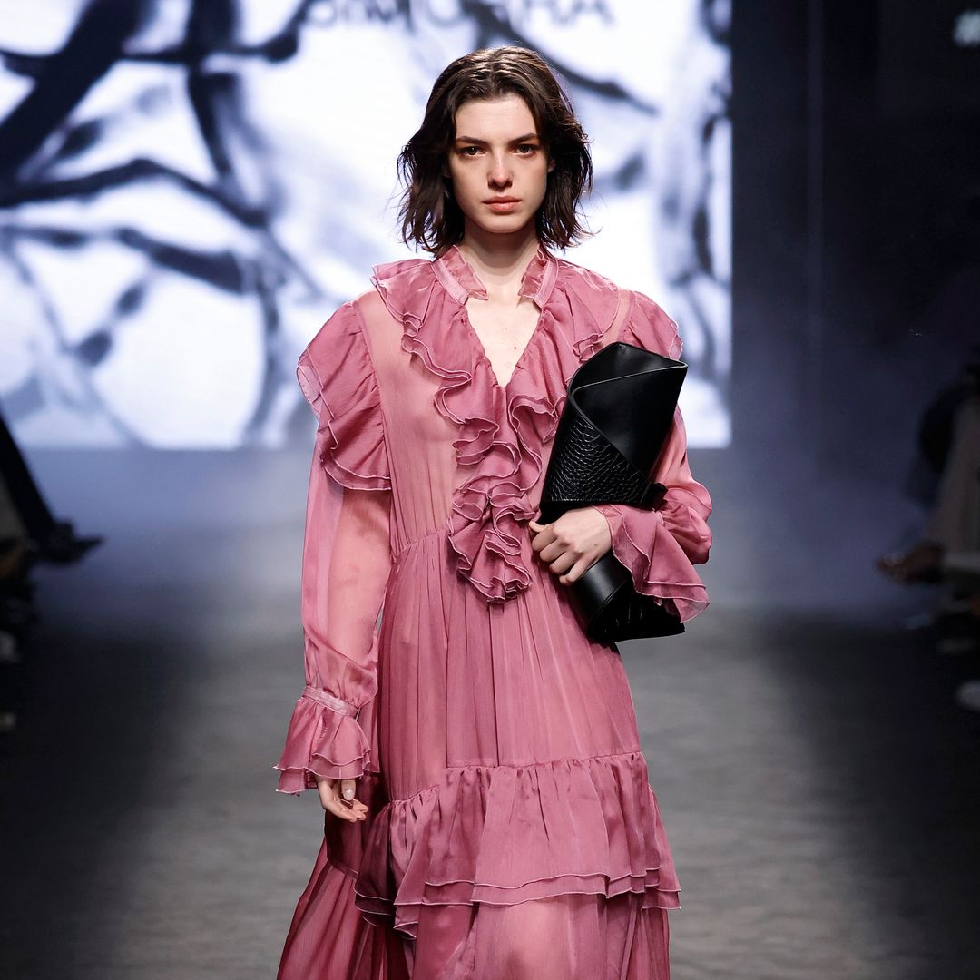 La inspiración más sorprendente de MBFWM: Simorra se fija en Francis Darwin para crear su colección más romántica