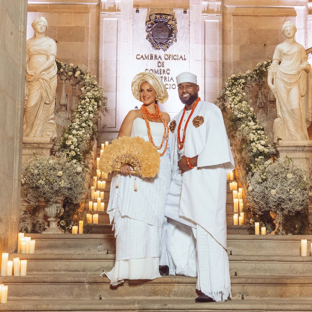 IMÁGENES EXCLUSIVAS. La boda de la hija de Pino Sagliocco y el actor Chidi Ajufo: Así es el 'money spraying', el alucinante ritual donde los novios son cubiertos de billetes
