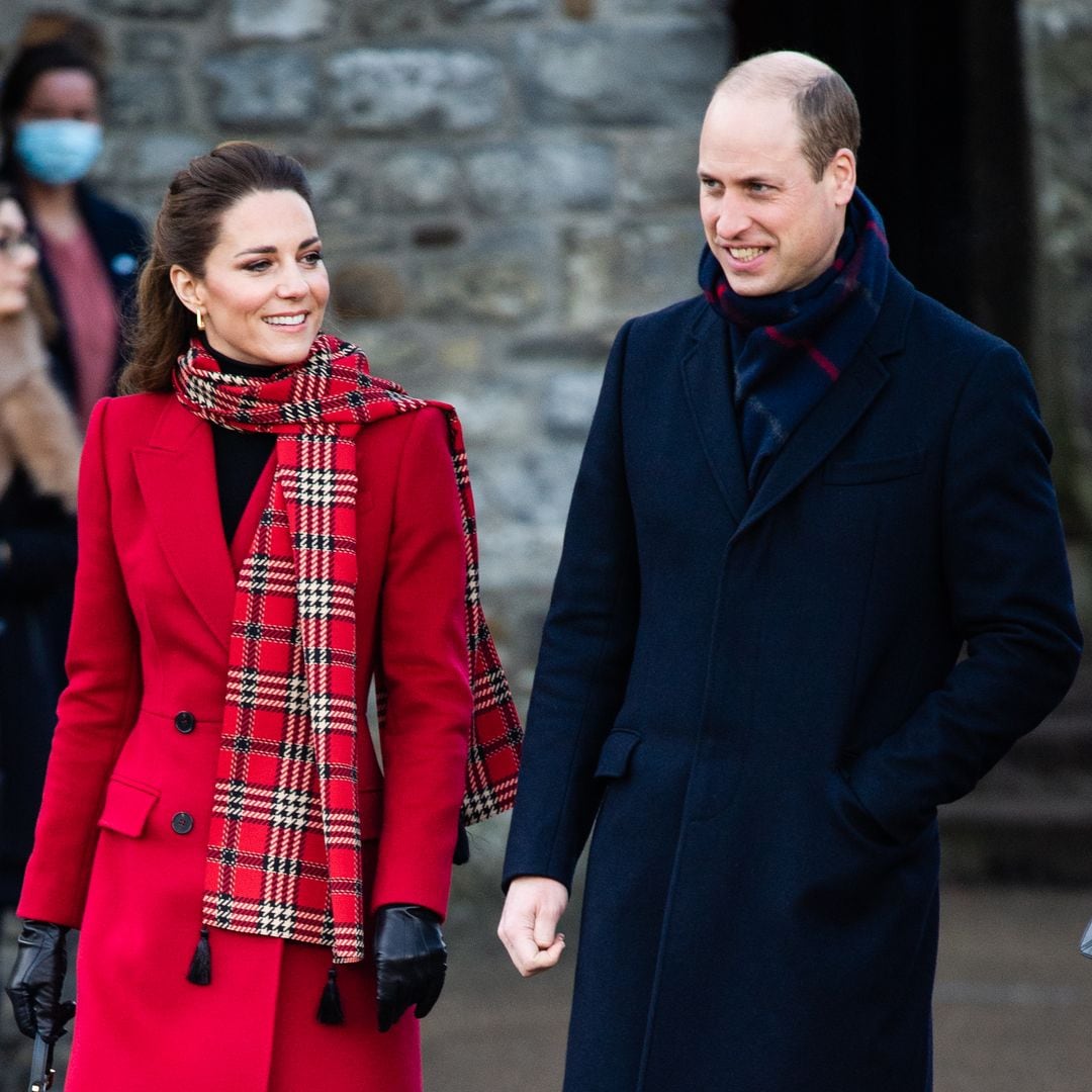 La princesa Kate y el príncipe William acuden al almuerzo navideño del rey con sus hijos George, Charlotte y Louis