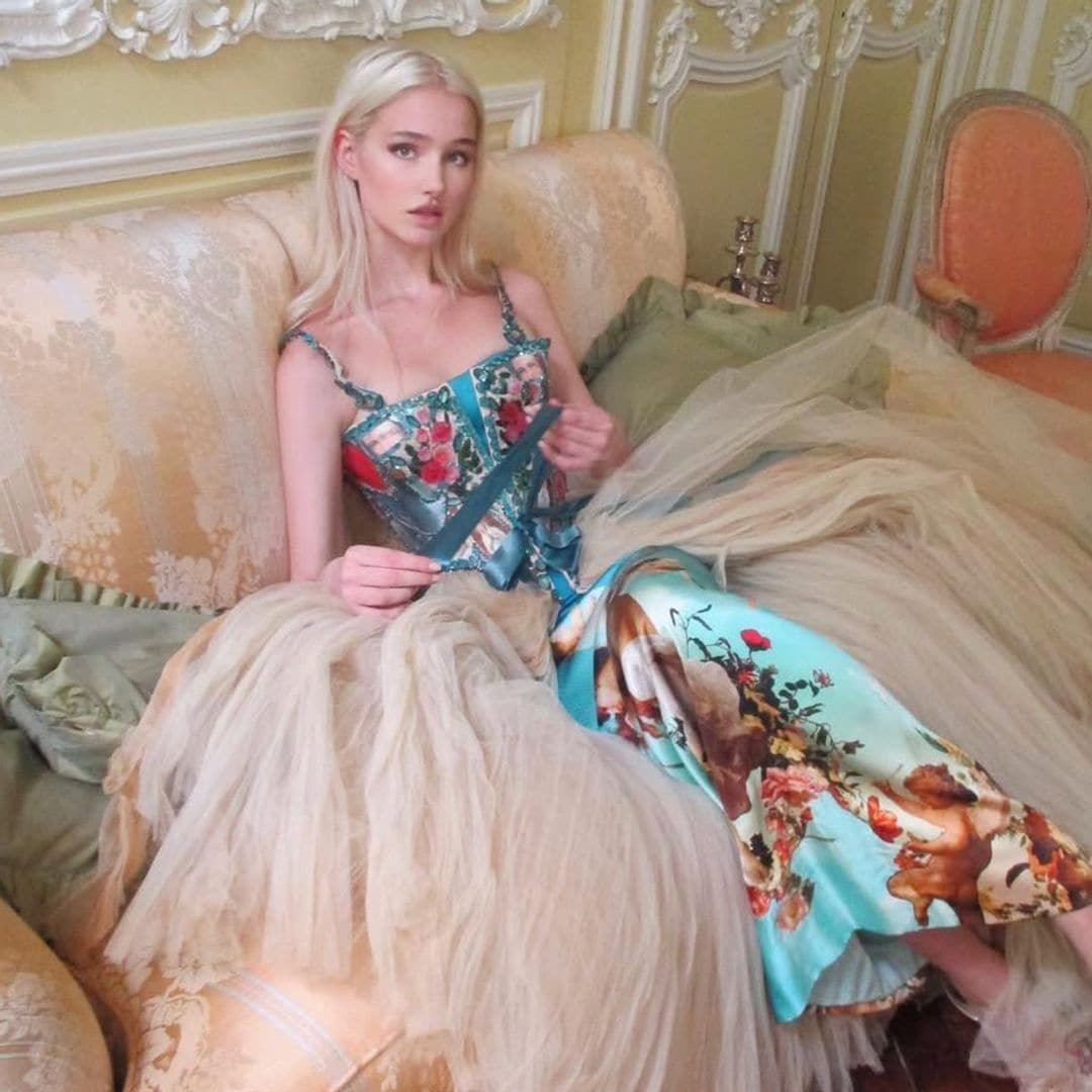 Lara Cosima, la condesa influencer que viste Alta Costura y vive en un palacio de París, lanza su propio atelier de moda