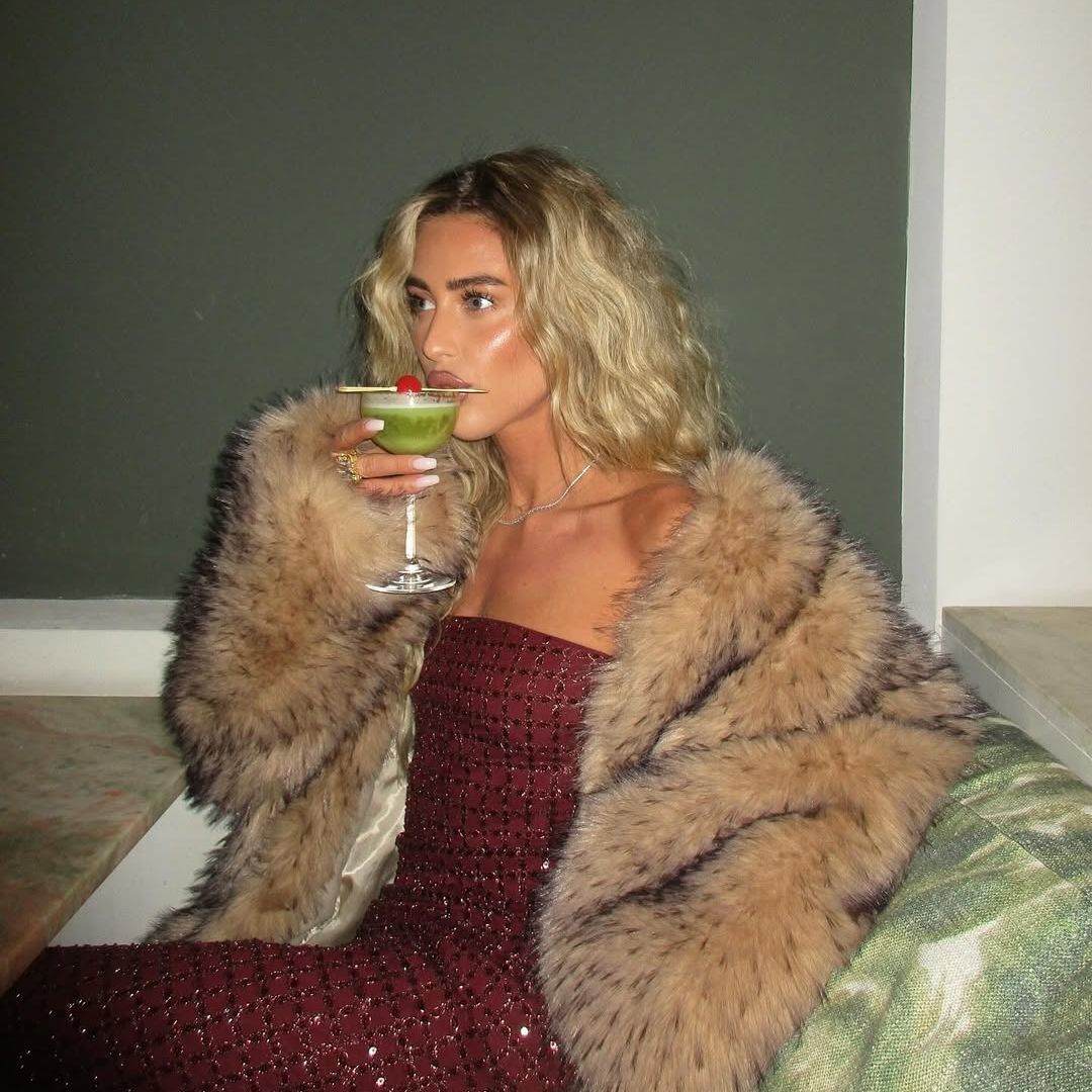 6 formas sencillas de incluir brillos en tus 'looks' festivos