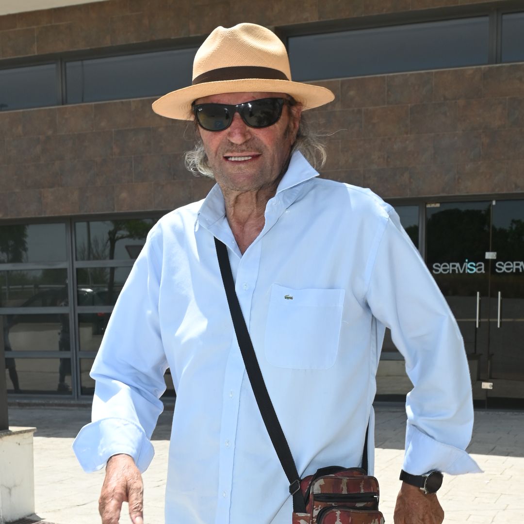 Amador Mohedano en el tanatorio de Micho en Arcos de la Frontera, Cádiz. 9 de julio de 2025