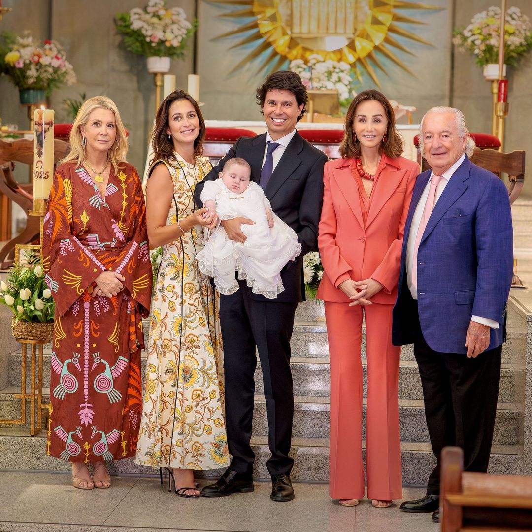 Isabel Preysler con su sobrino Álvaro en el bautizo de su hijo