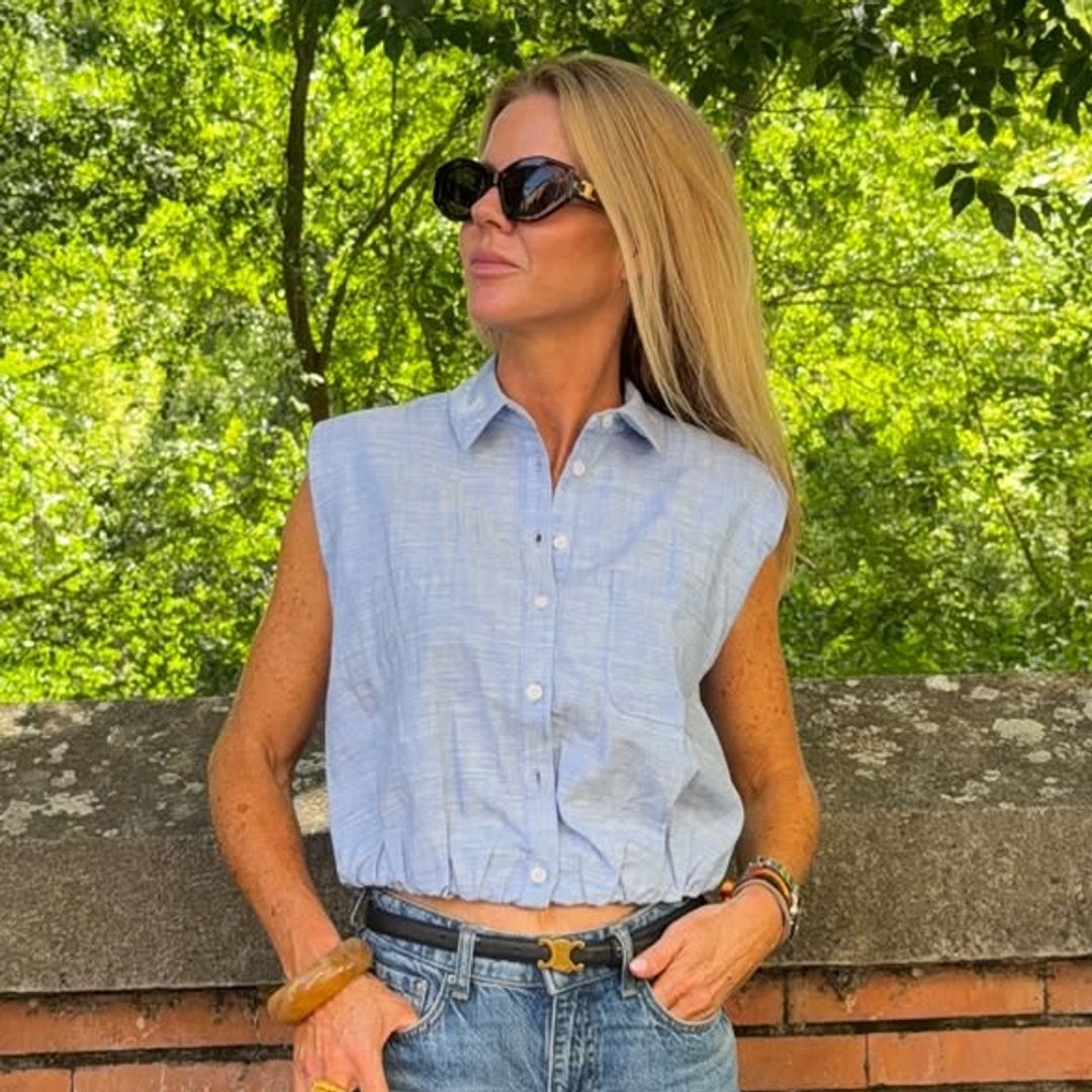 Amelia Bono estrena dos tops de Zara que prometen agotarse antes del verano y los combina con pantalones efecto piernas infinitas