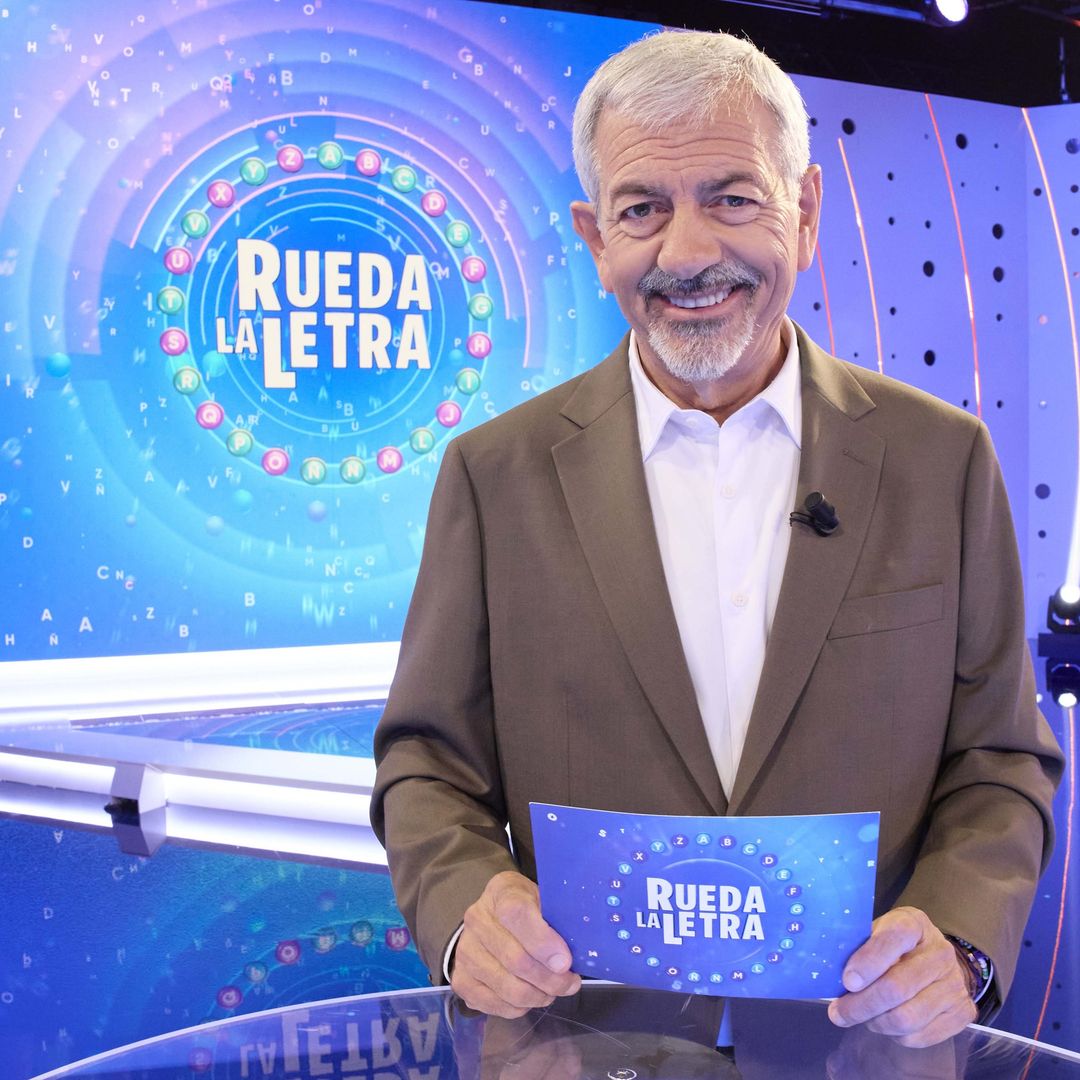 HOLA Carlos Sobera, más sincero que nunca tras el estreno de ‘Rueda la Letra’ en Telecinco: "Las comparaciones son la salsa de la vida"