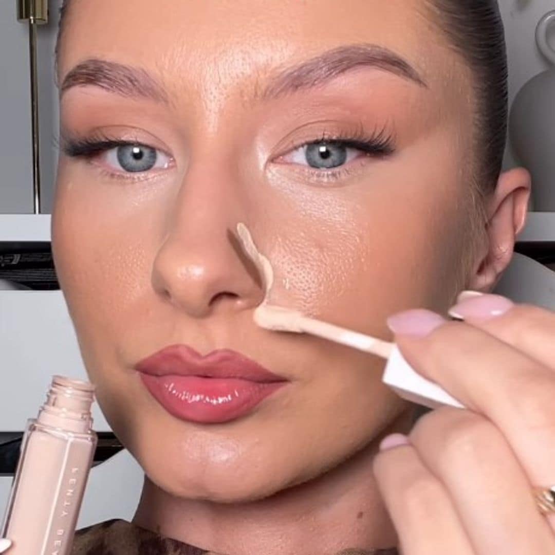 Alexandra Claudia Milek haciendo el truco de estrechar la nariz