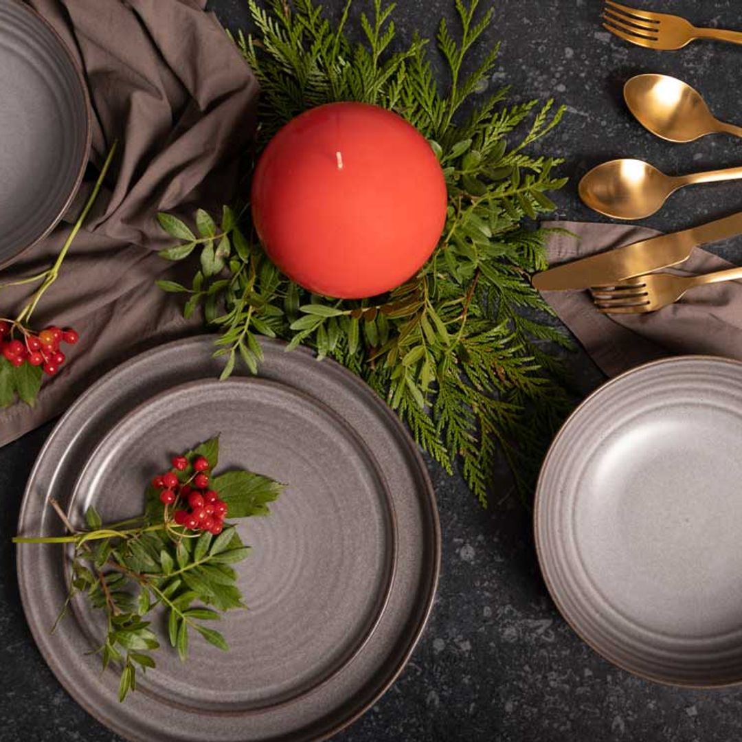 Estas son las vajillas de moda para montar tu mesa en Navidad