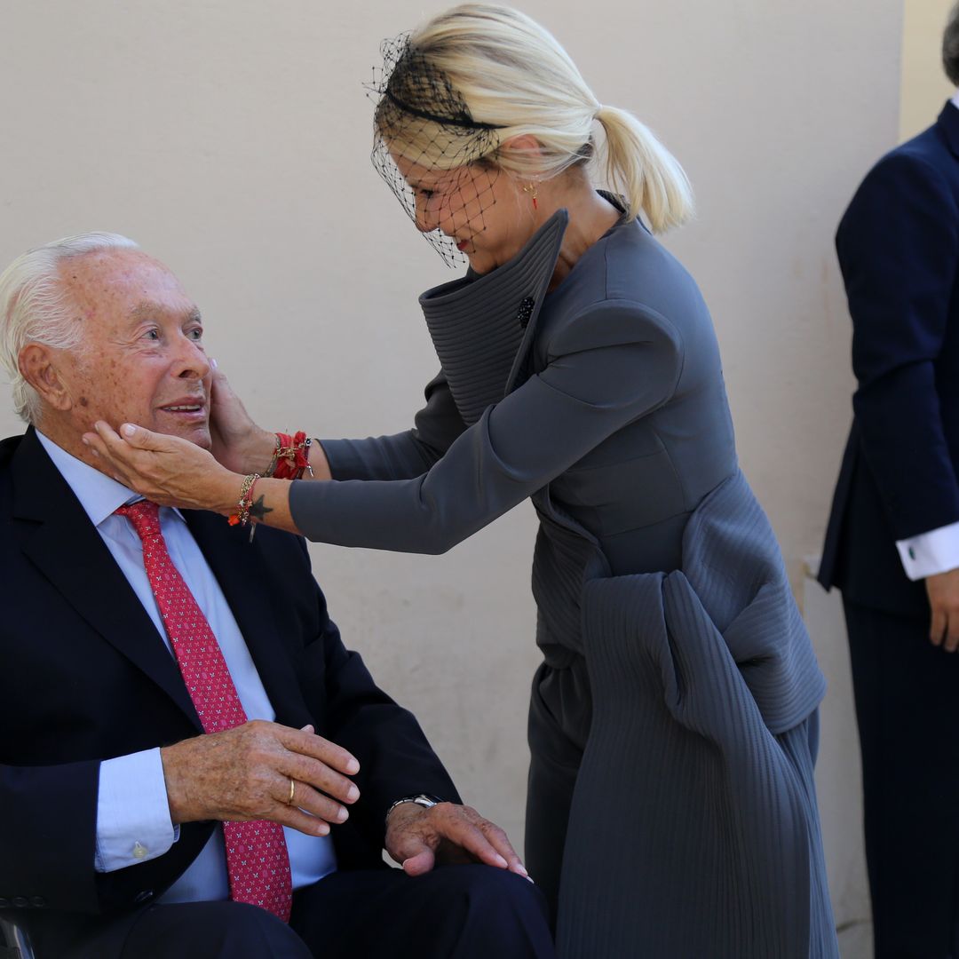 El tierno gesto de Eugenia Martínez de Irujo con el torero Curro Romero en la boda de Cayetano: "Llámanos un día para comer"