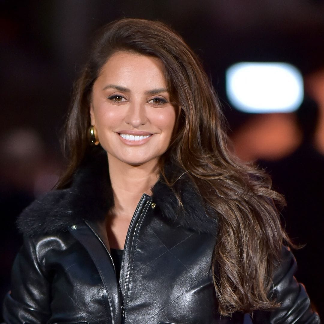 El truco de Penélope Cruz que "elimina células muertas, estimula el colágeno y reduce la celulitis" según las expertas