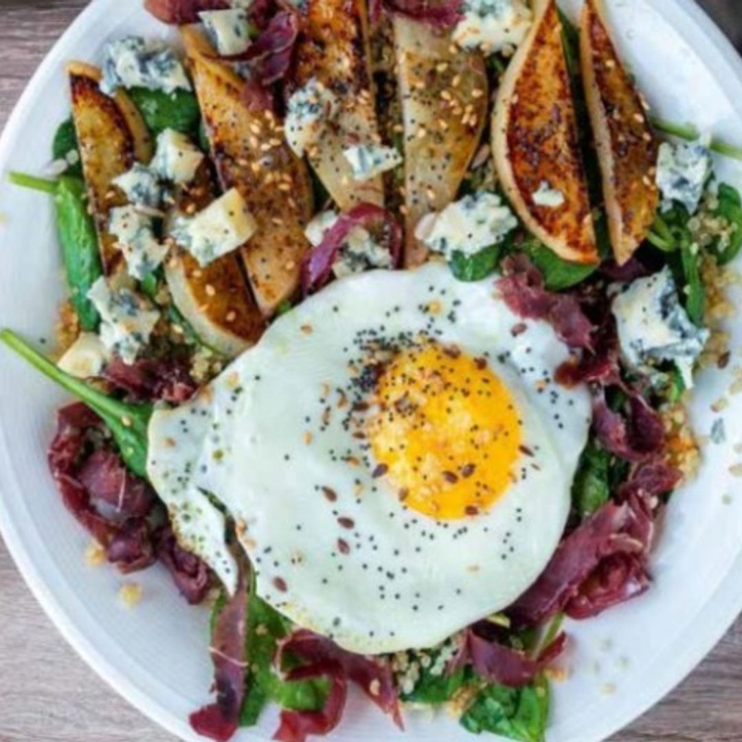 Ensalada de cecina, queso y huevo