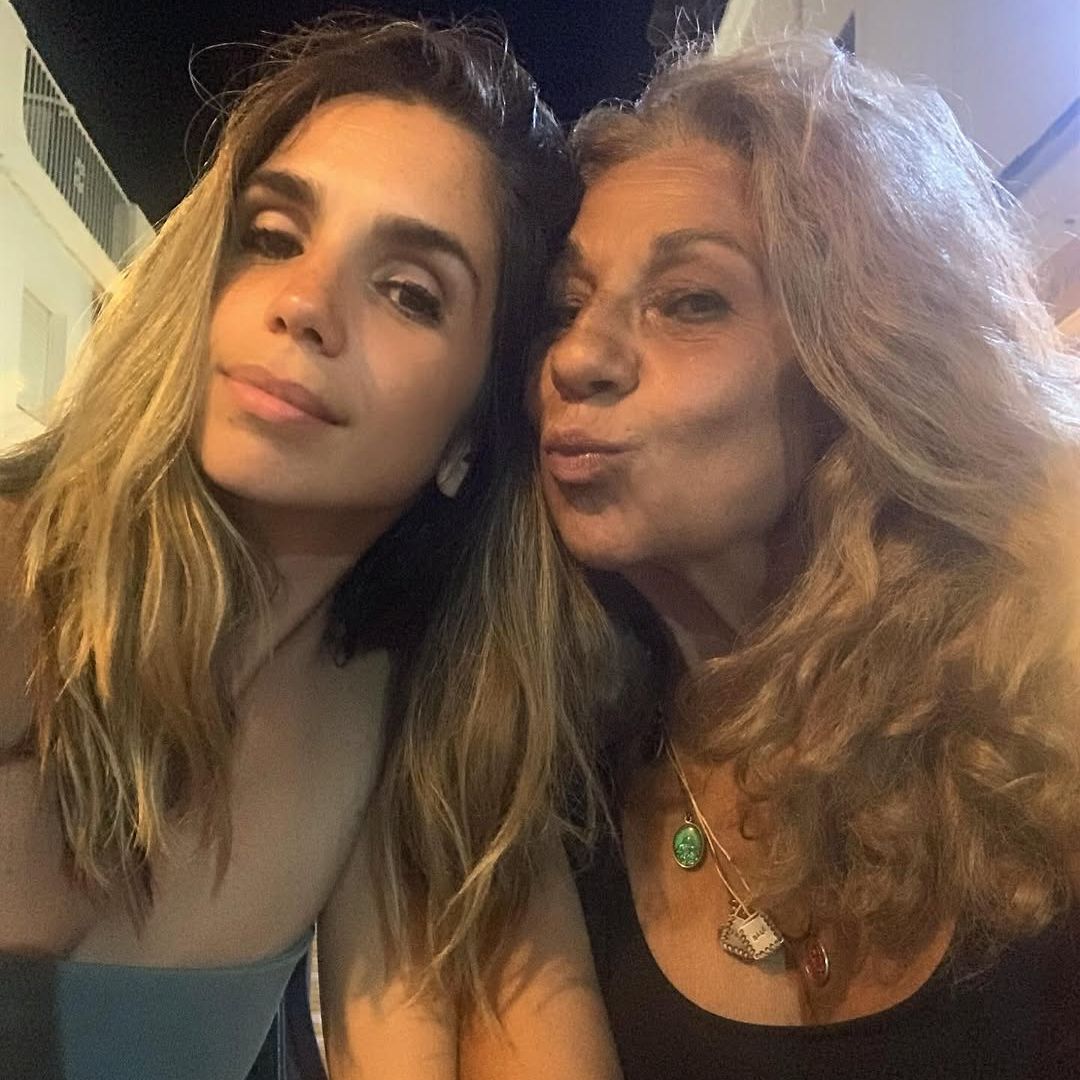 La emotiva felicitación de Elena Furiase a su madre, Lolita Flores, en su 68 cumpleaños: "Que esto nunca se nos acabe"