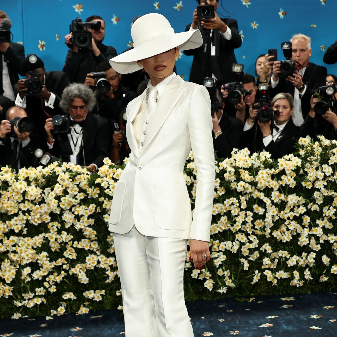 Zendaya se viste de novia en la Met Gala y rinde homenaje a Bianca Jagger