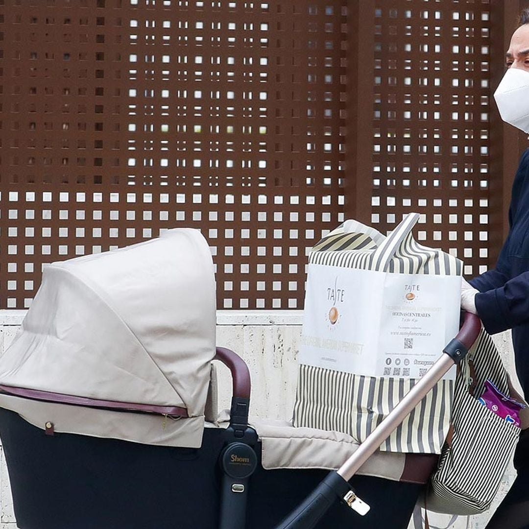 Toñi Moreno, de paseo con su hija Lola tras sincerarse sobre cómo vive el confinamiento