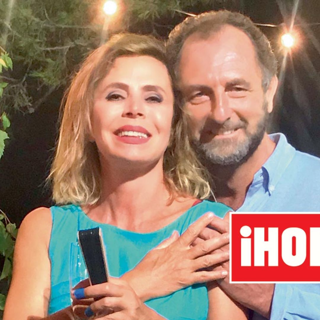 En ¡HOLA!, Ágatha Ruiz de la Prada posa junto a Luis Gasset por primera vez