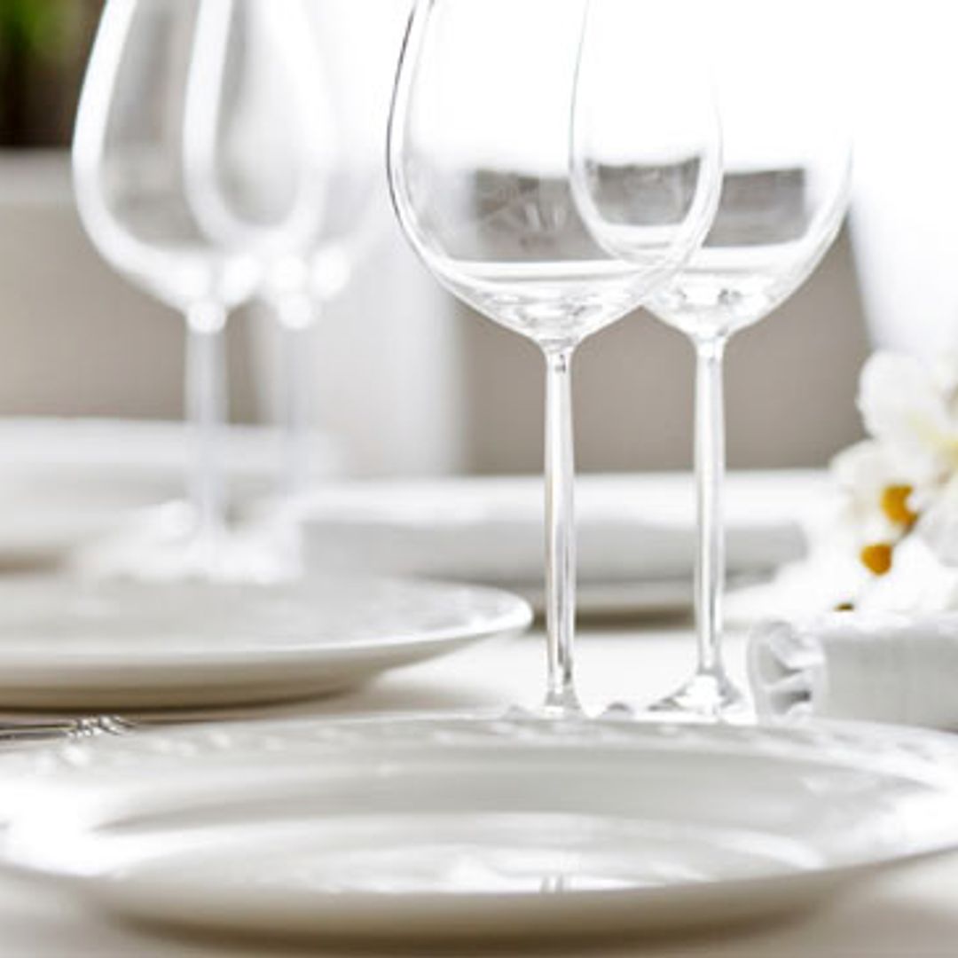 ¿Una comida o cena especial? Aprende a vestir la mesa de forma correcta
