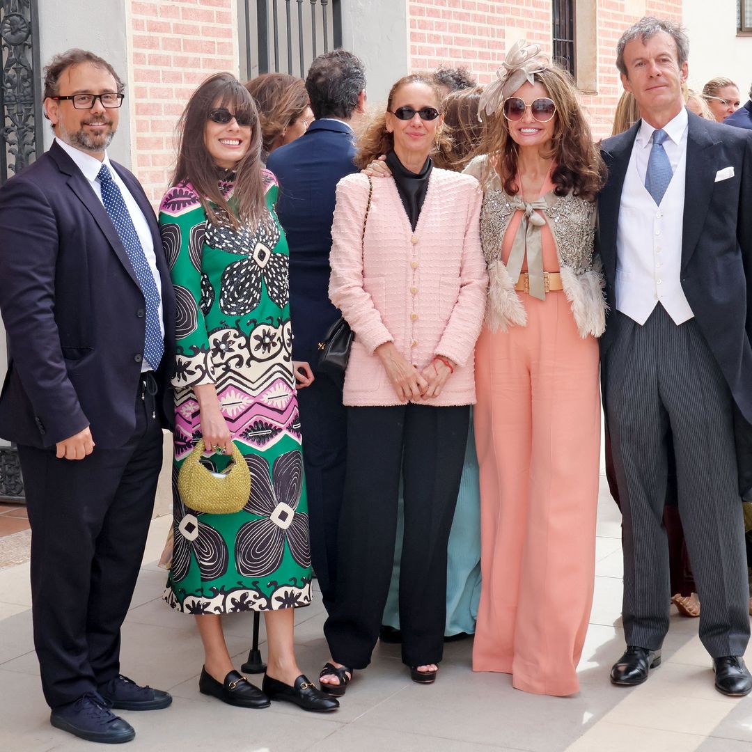 Blanca Suelves, que posa, debajo, junto al empresario Ignacio Maluquer, la directora y guionista Cris Arana, Sandra García-Sanjuán (cofundadora del grupo Starlite) y Joaquín Güell 
