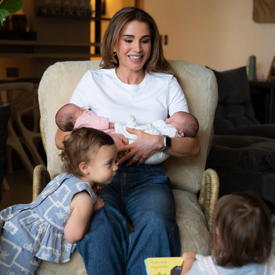Así ha celebrado Rania de Jordania su 56 cumpleaños: rodeada de sus 4 nietas y del amor de su vida