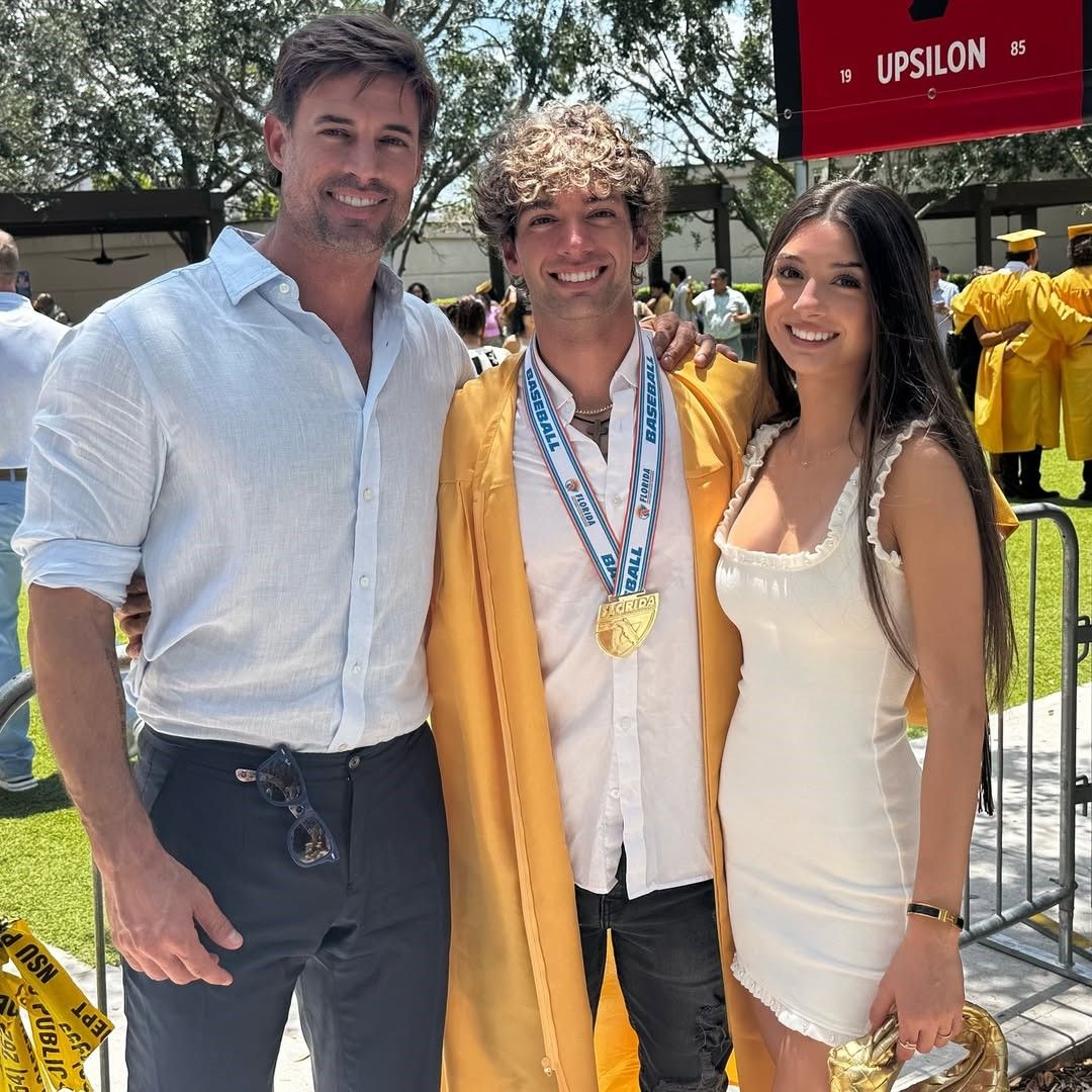 William Levy reaparece tras su detención en la graduación de su hijo junto a Elizabeth Gutiérrez