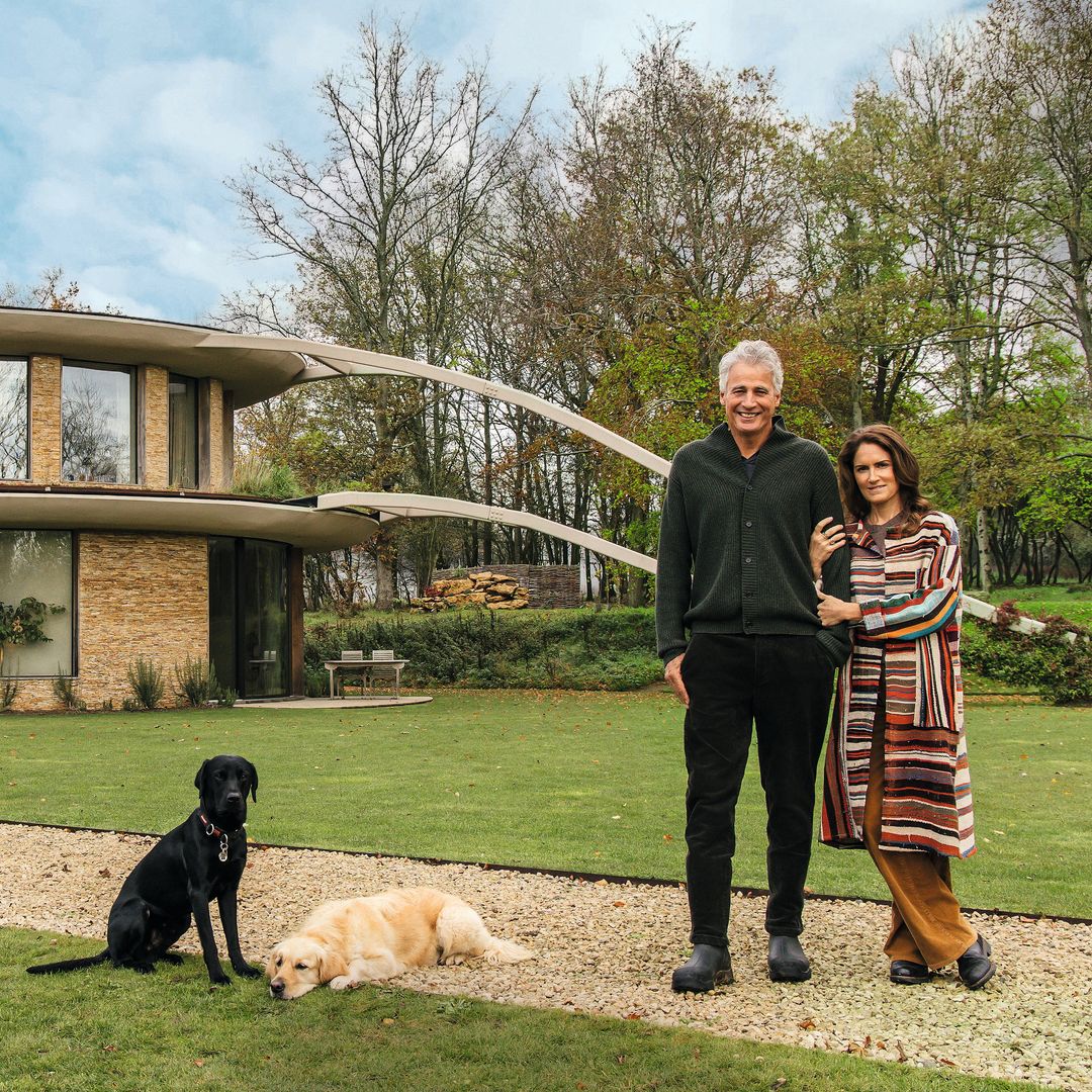 La asombrosa casa con forma de hoja del arquitecto Alex Michaelis y su mujer, Susanna Parry: descubrimos por dentro una construcción única en el mundo