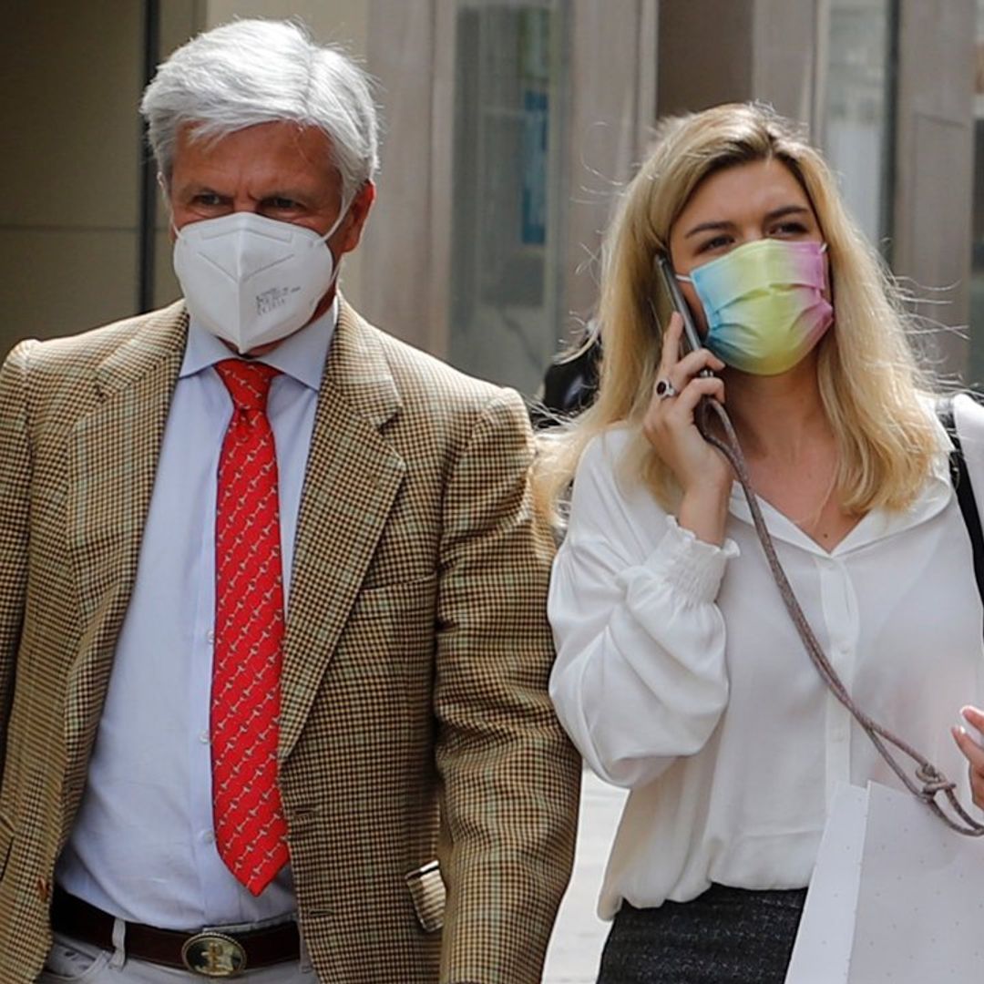 Alejandra Ruiz de Rato acude a recoger su vestido de novia acompañada por su padre, Espartaco