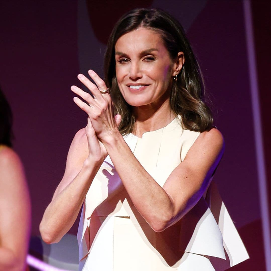 Escucha los chistes y monólogos que han hecho reír a la reina Letizia