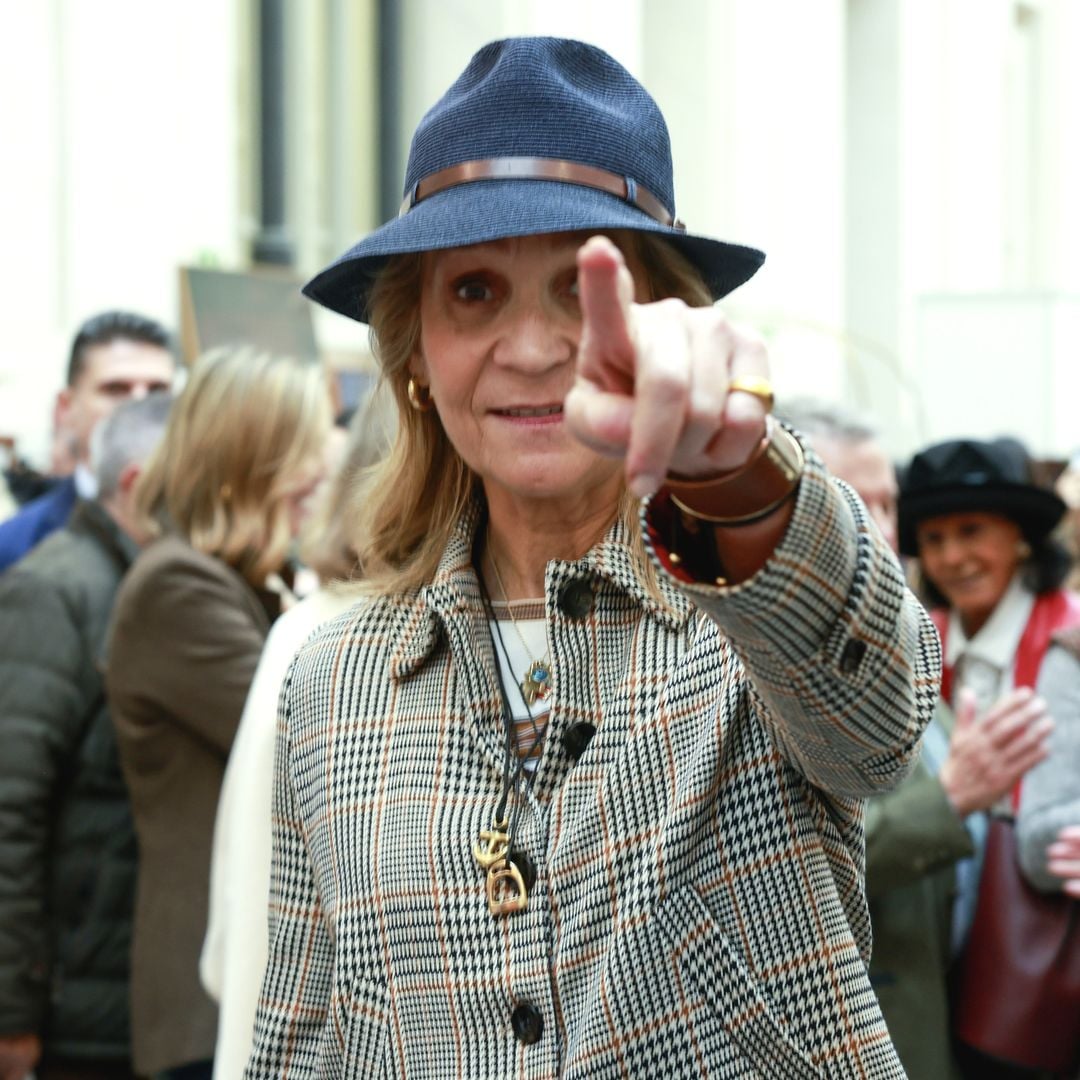 Descubre el libro que se ha comprado la infanta Elena y las prendas que ha donado Georgina en el Rastrillo Nuevo Futuro