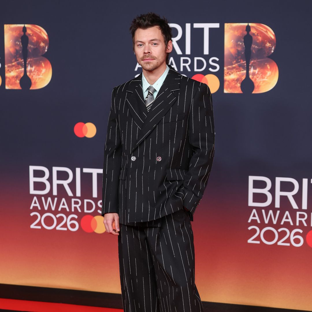 Harry Styles confirma que también es un ícono de la moda sobre el escenario