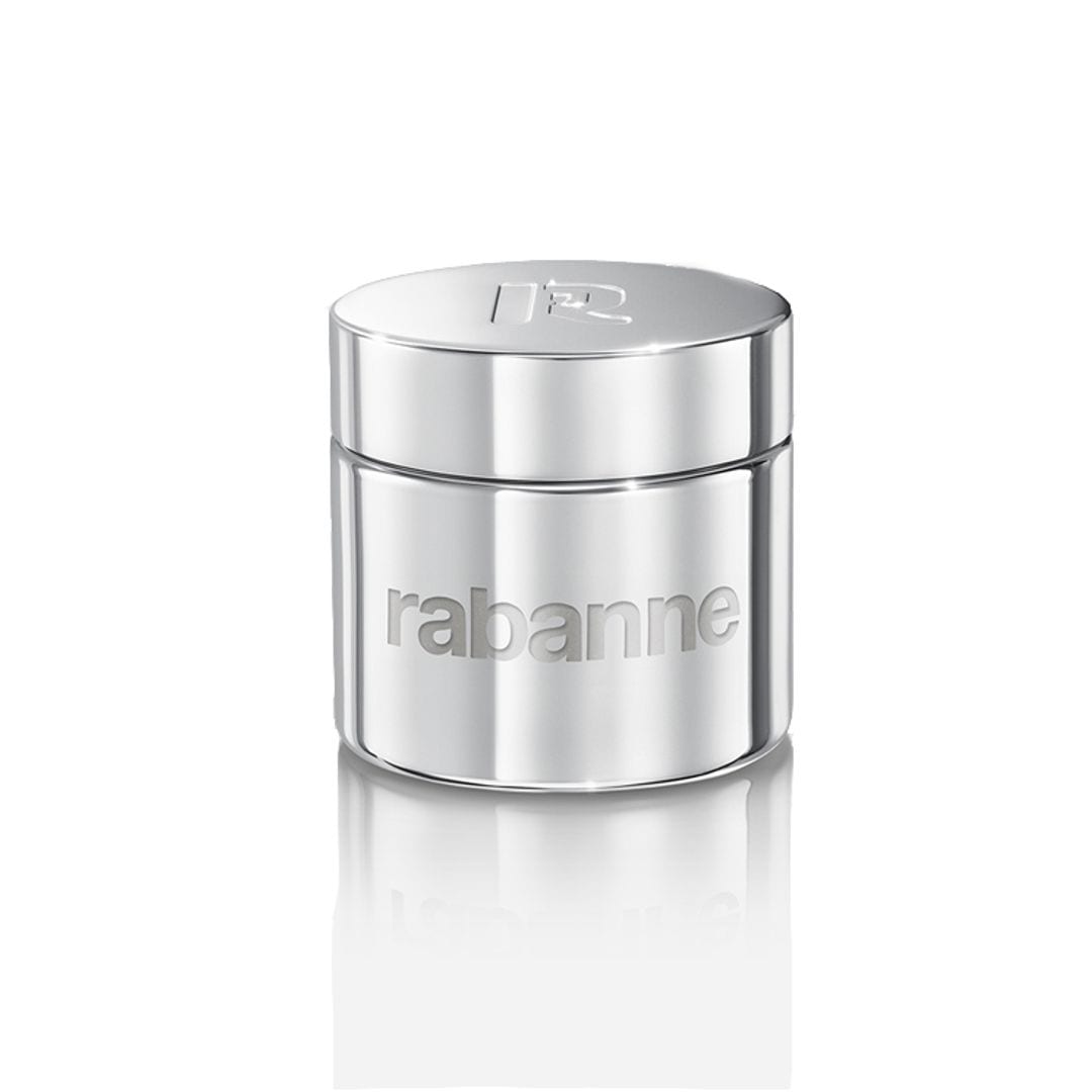 V.I.P Glow Cream, de Rabanne (59 euros). La nueva prebase de la firma prepara la piel con un potenciador del resplandor que además ilumina, fija durante 24 horas, reduce rojeces, poros e hidrata. El comienzo de un ritual perfecto existe y se consigue con este cóctel de ácido hialurónico y vitaminas, además de la tecnología MetalmeshTM exclusiva de Rabanne o un 96% de ingredientes de origen natural (libres de fragancia, parabenos o siliconas).  