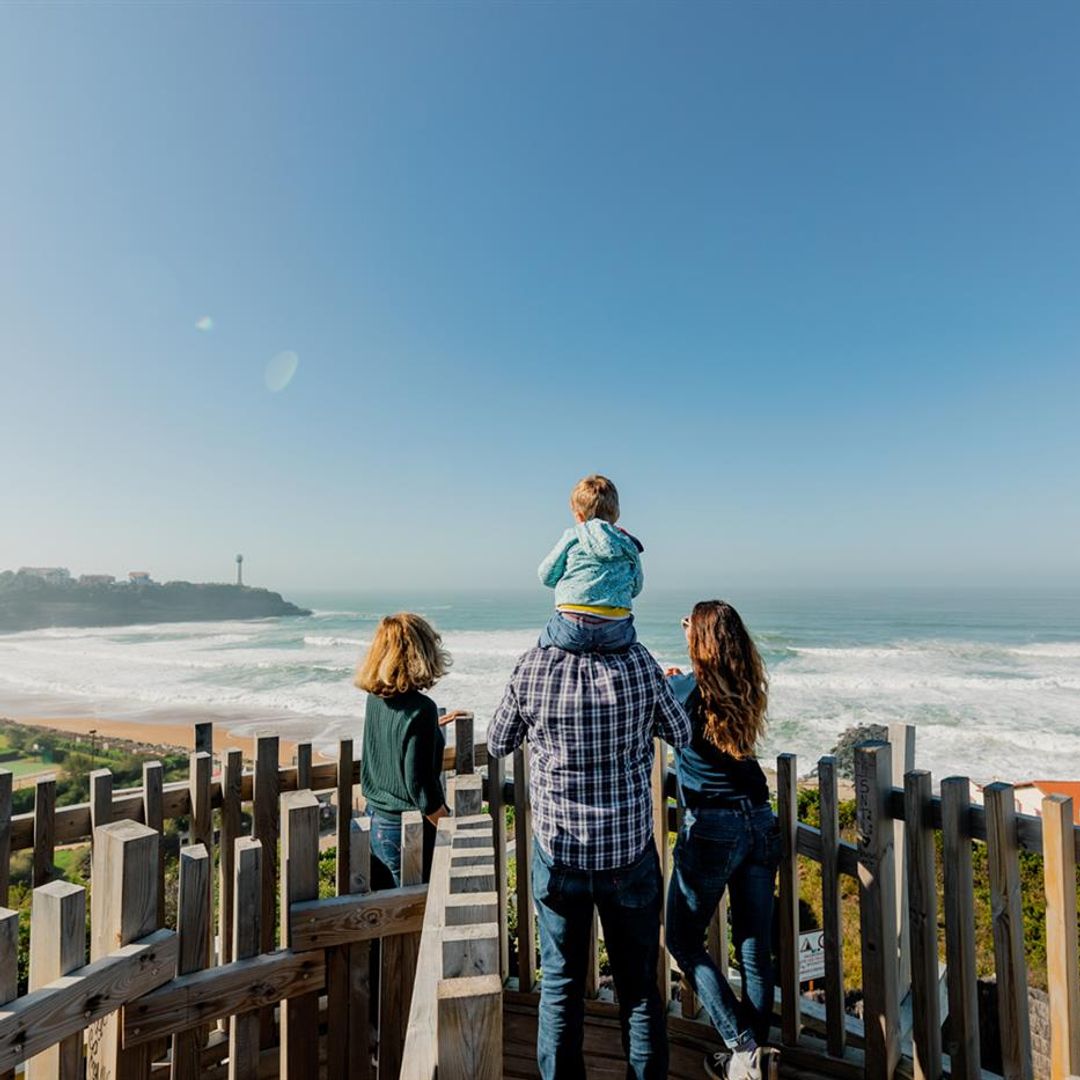 Playa y faro de Anglet desde la Love Tower, Anglet, francia