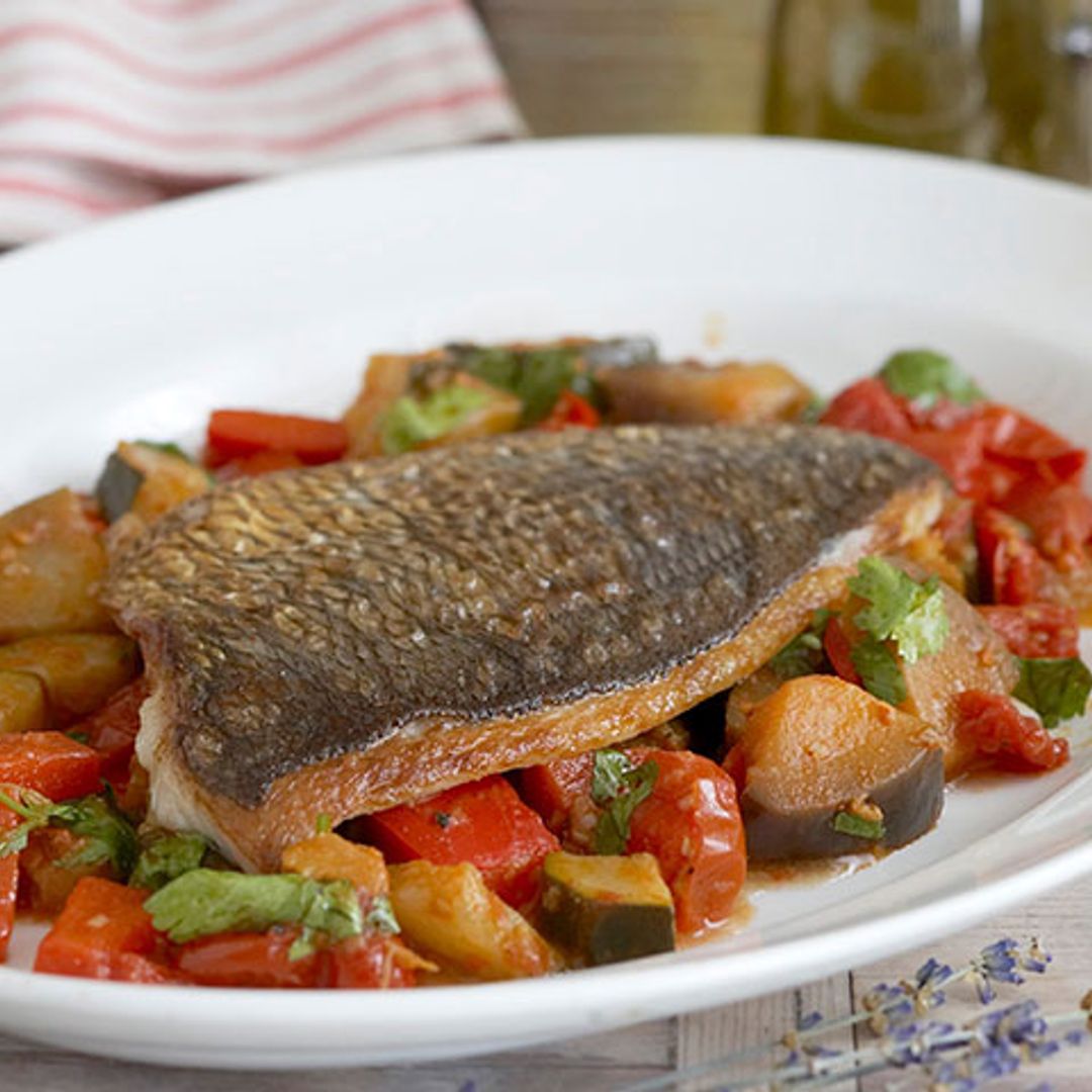 Dorada con verduras rehogadas