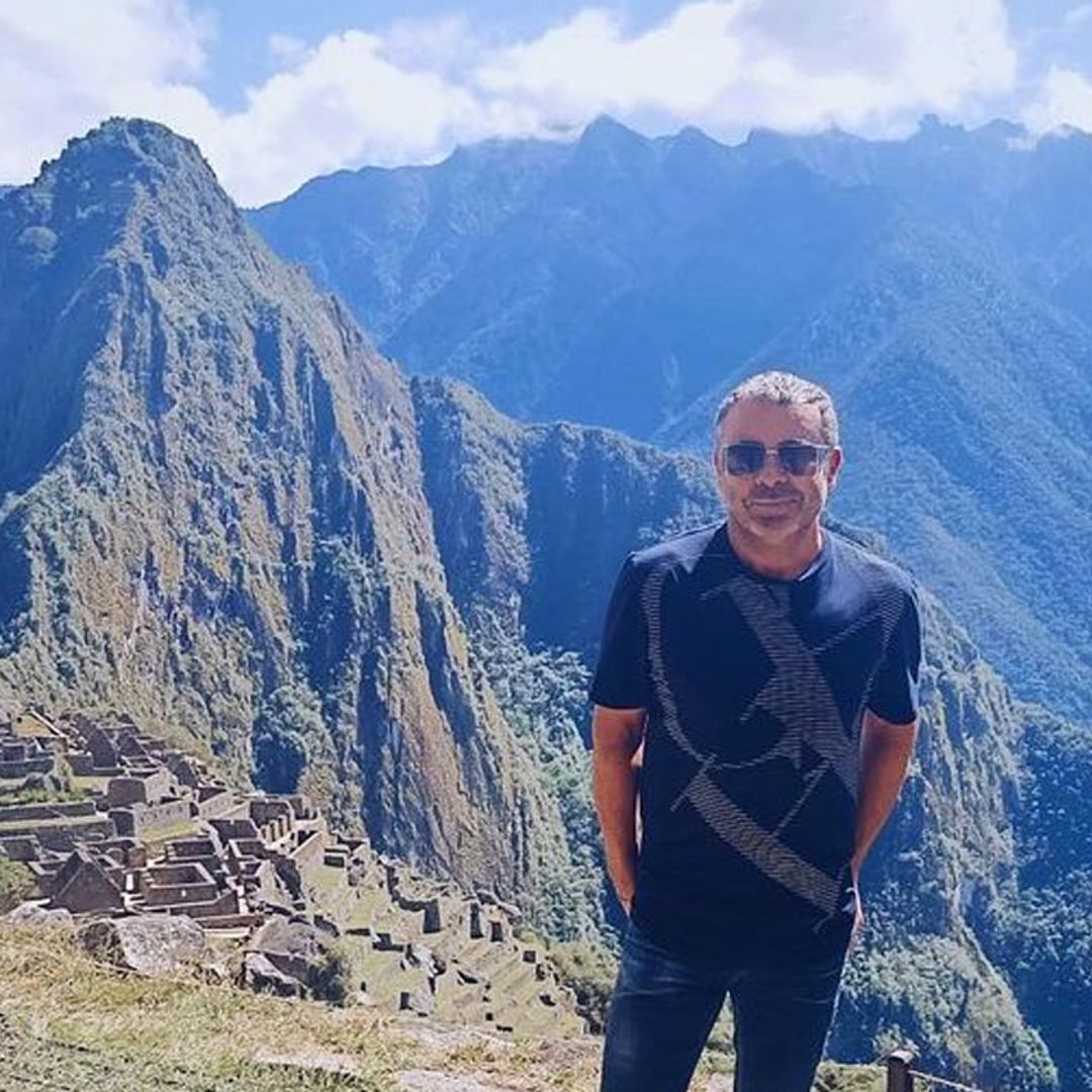Jorge Javier Vázquez sube al Macchu Picchu con una botella de oxígeno tras recibir el alta