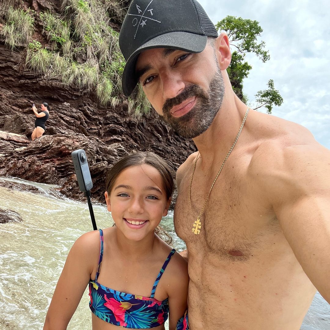 Toni Costa y Alaïa inauguran el verano con un viaje padre e hija a Costa Rica