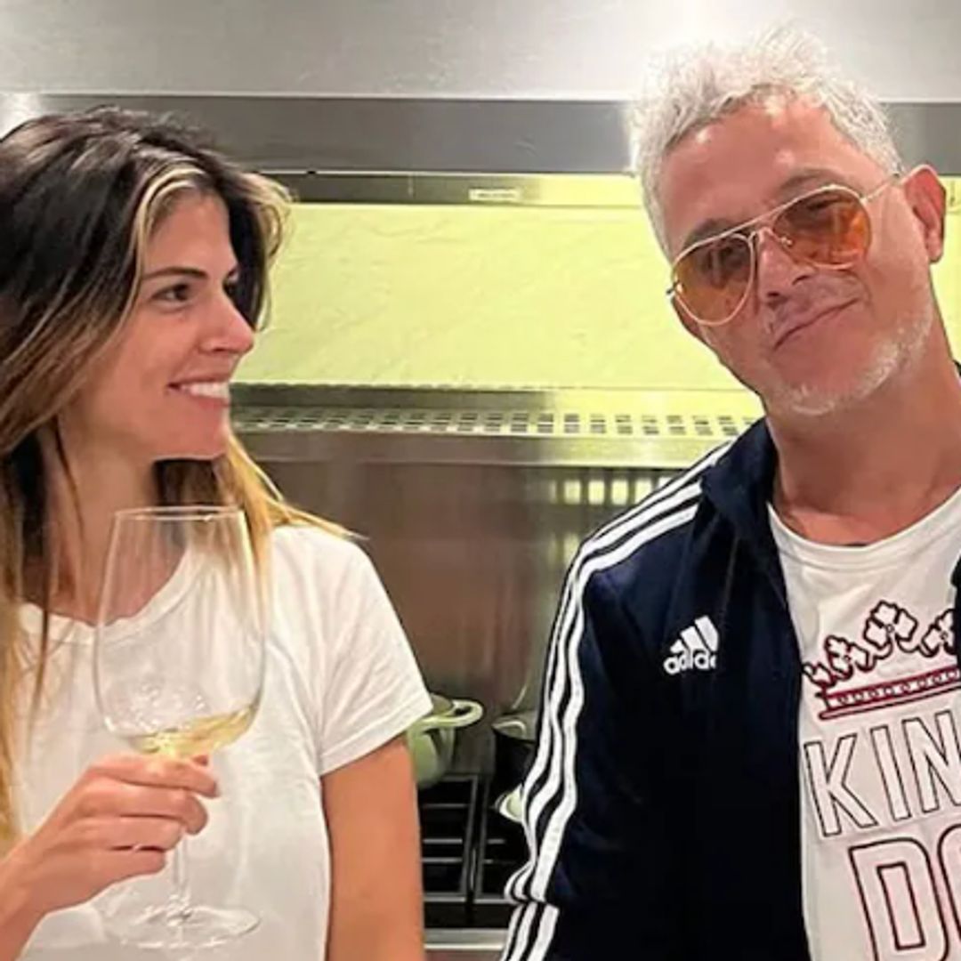 ⁠Alejandro Sanz comparte la primera imagen junto a Stephanie Cayo tras salir a la luz su relación: "No hace falta mucho pero todo se entiende"