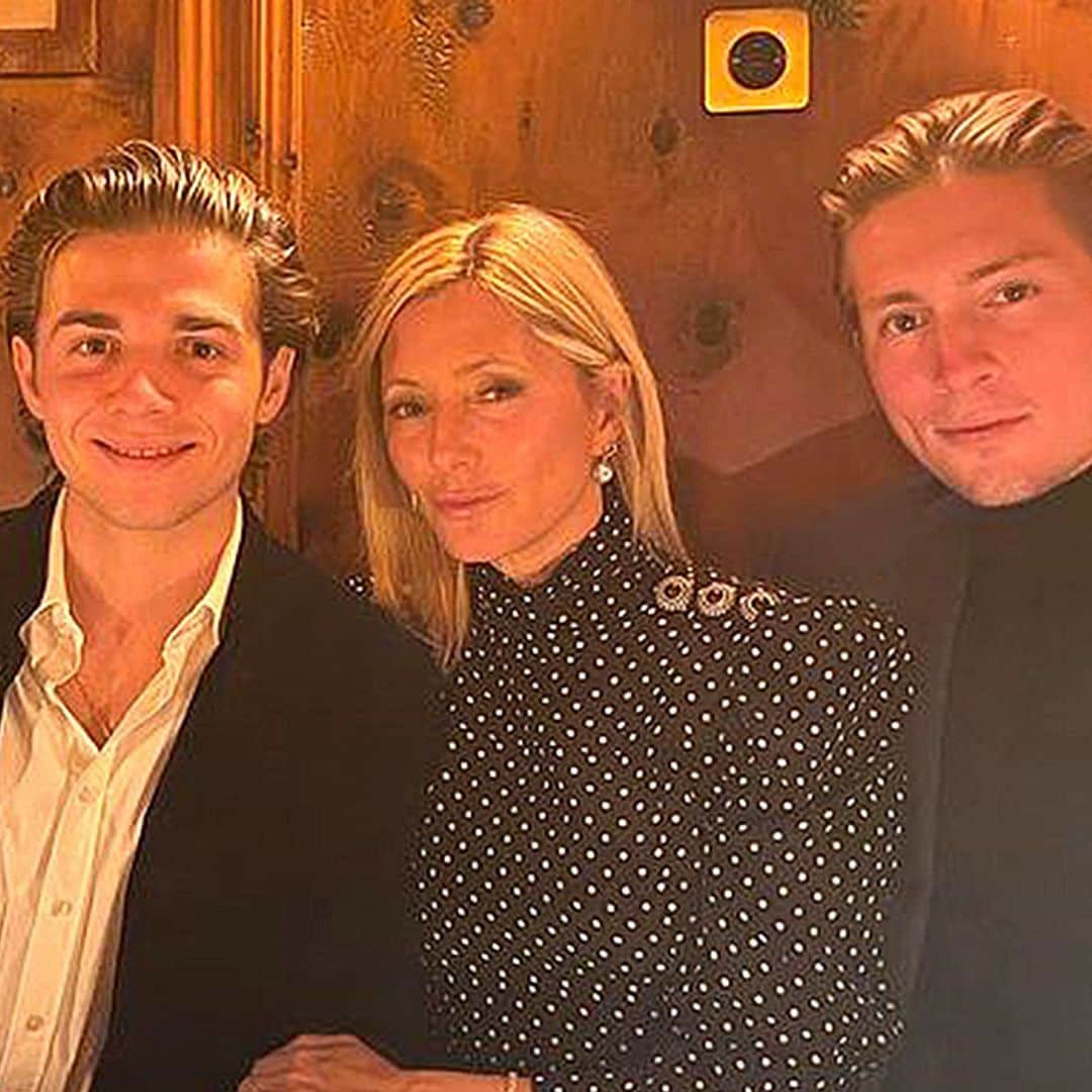 Marie-Chantal de Grecia, muy orgullosa del último y sorprendente proyecto de sus hijos Achileas y Constantino, de 23 y 25 años
